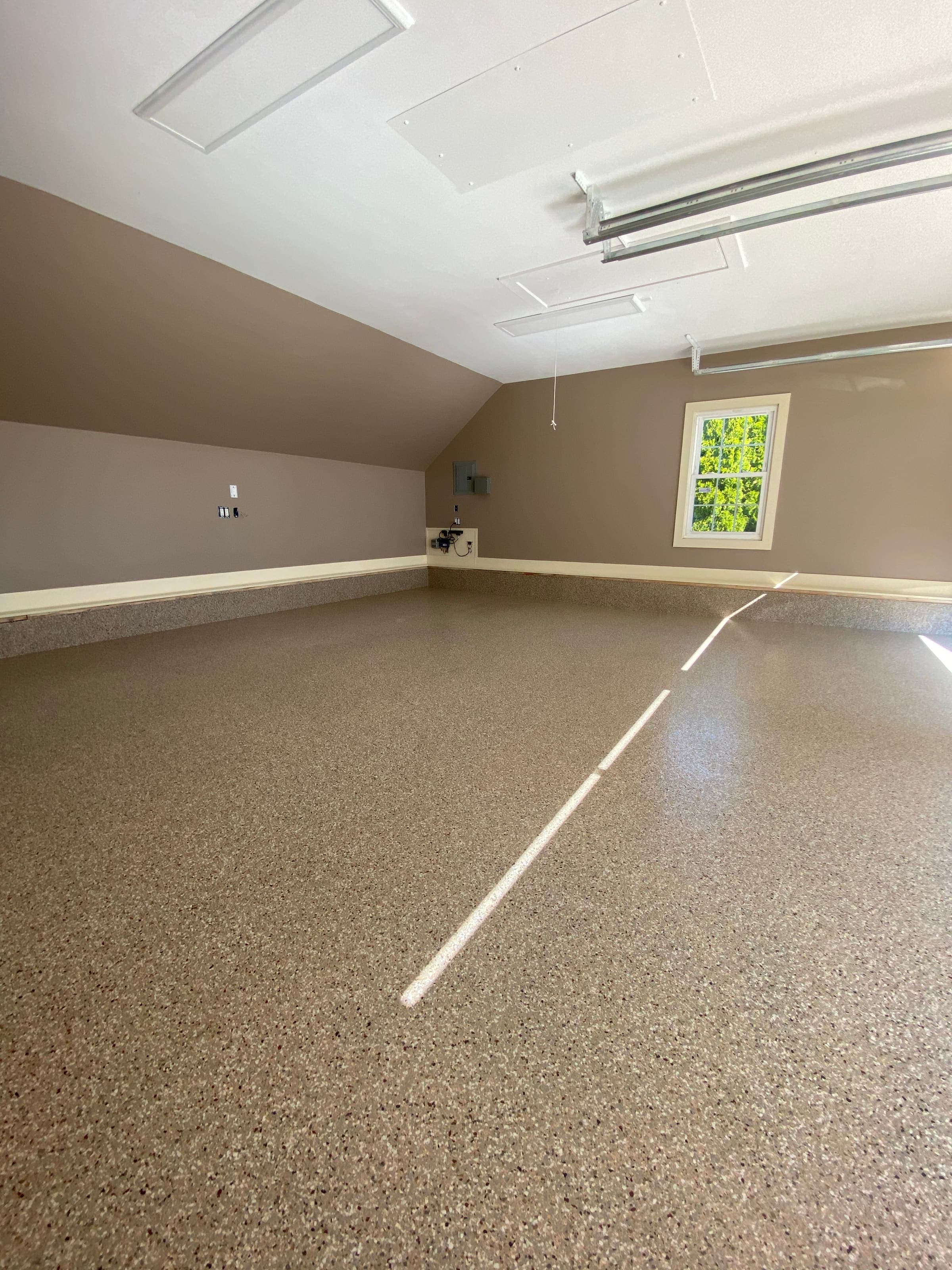Shed with tan epoxy floor